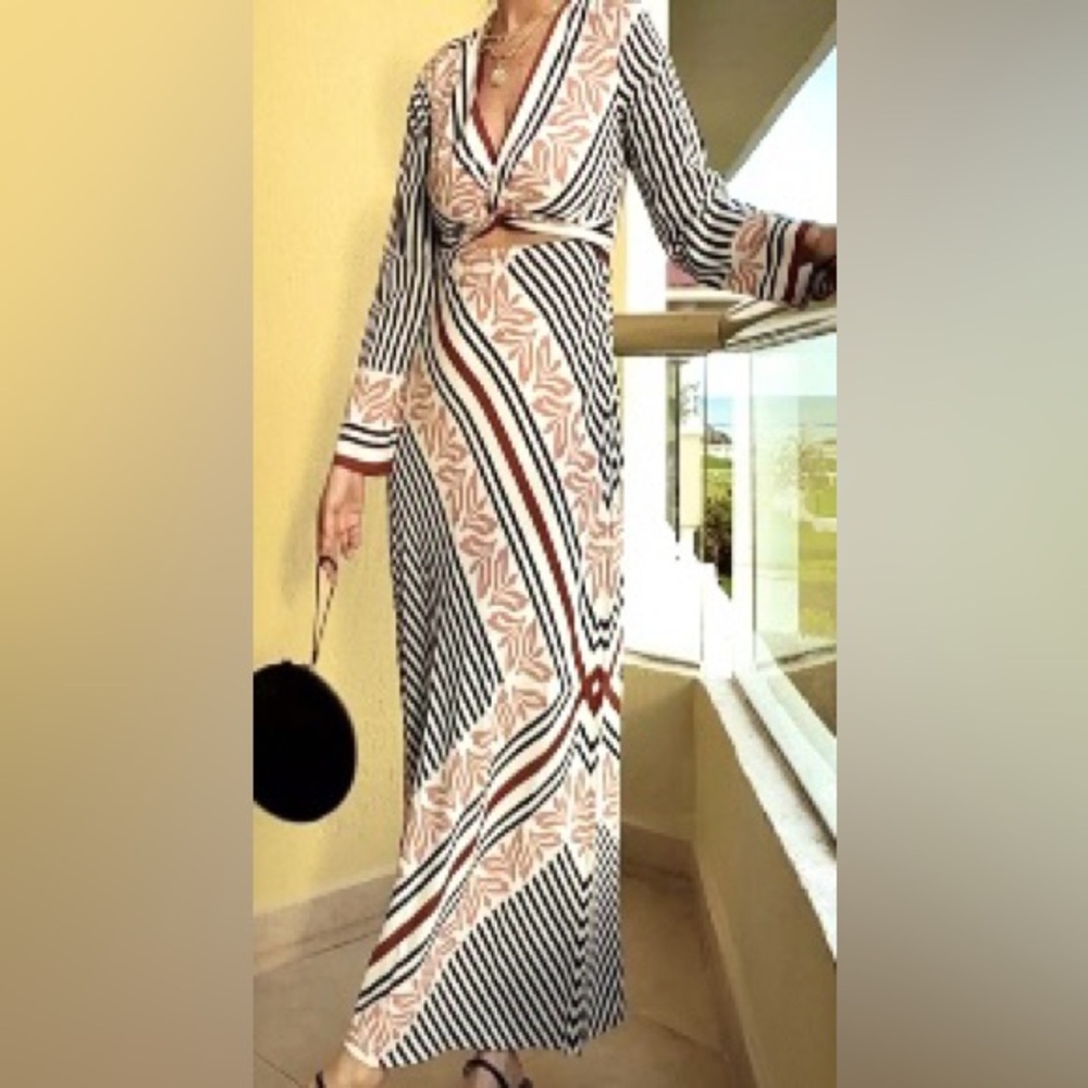 Abercrombie & Fitch Long-Sleeve Abstract Floral Twist-Front Maxi Dress: Petite M - Picture 10 of 10